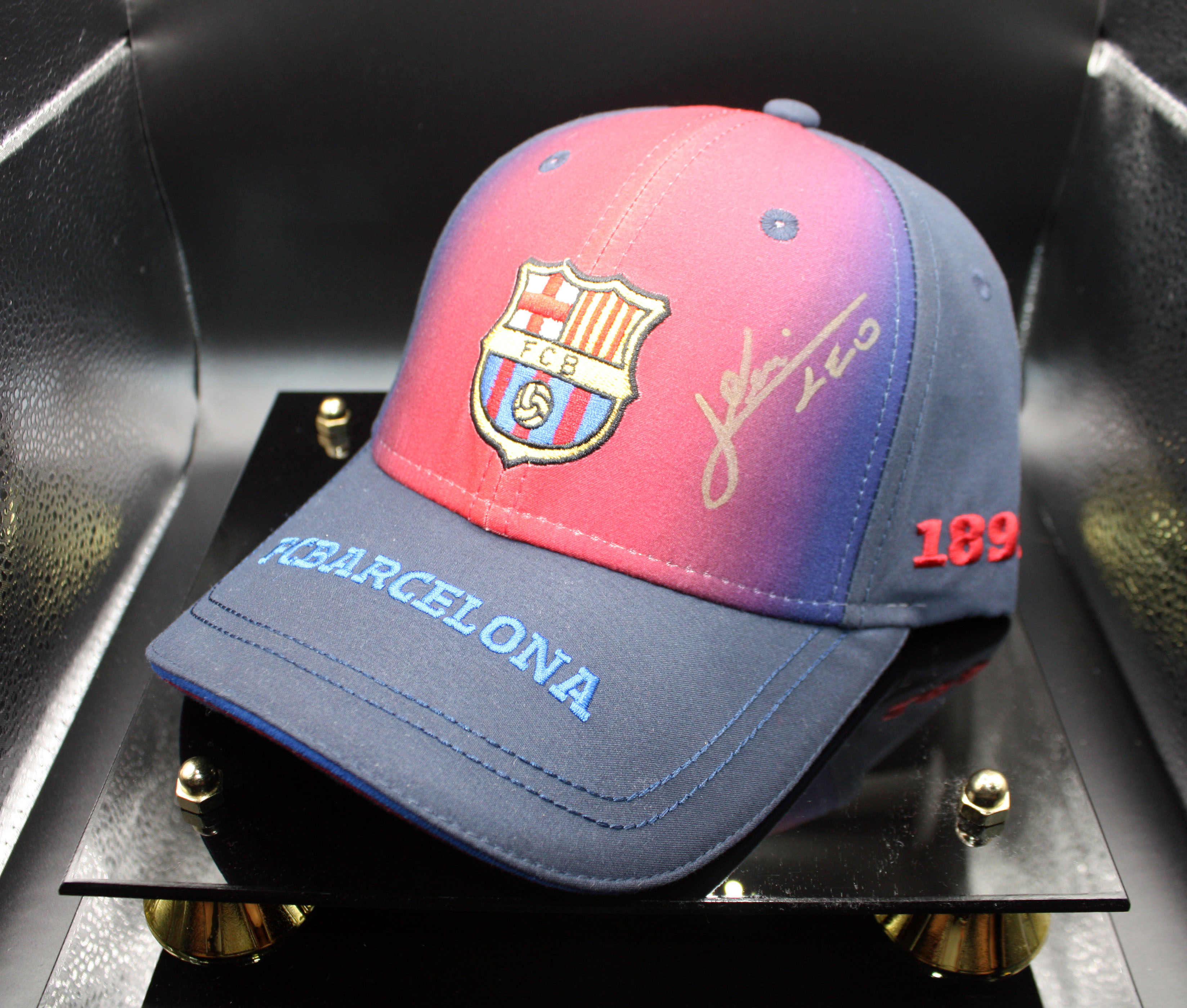 2020 FC Barcelona Red Blue Lionel Messi autographed Hat 