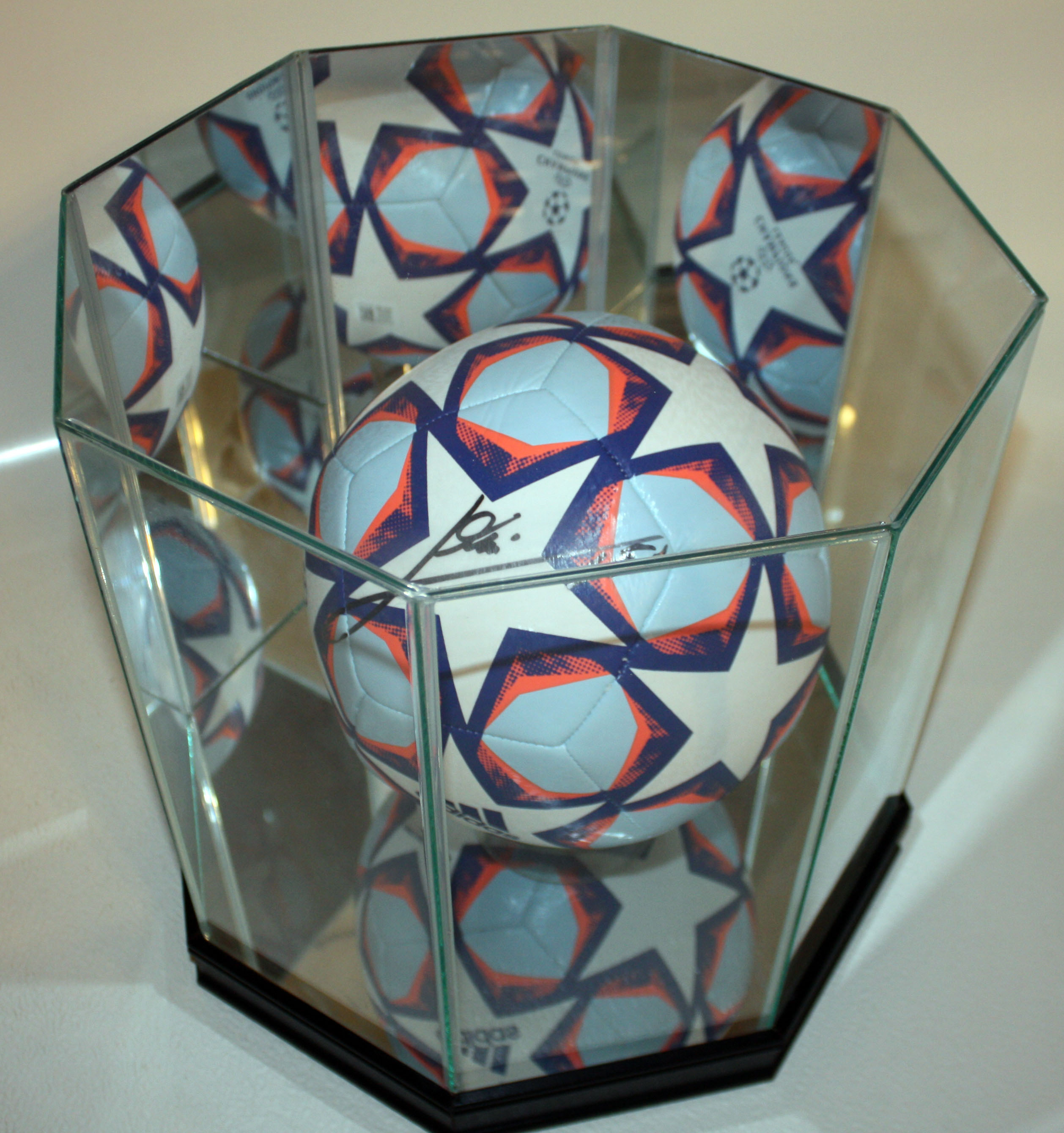 messiuclstar-3.jpg